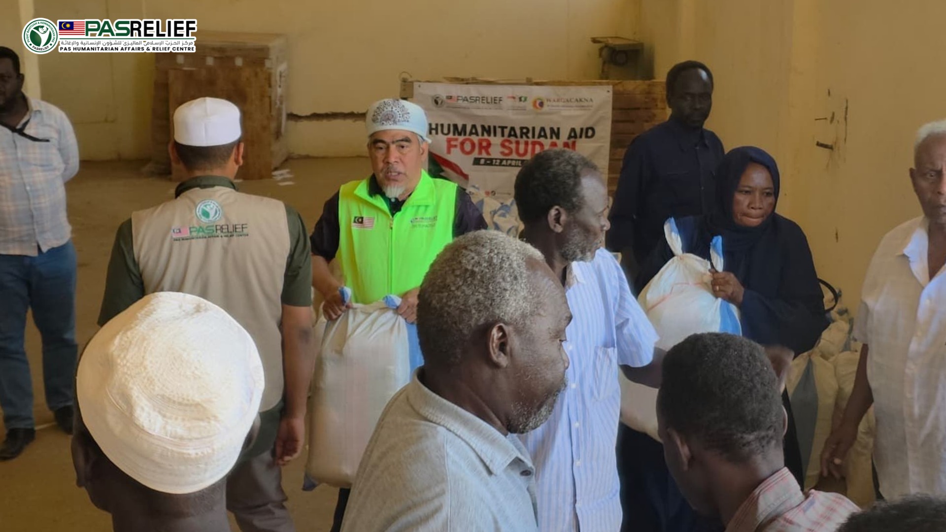 PASRelief mengagihkan bantuan di Sudan